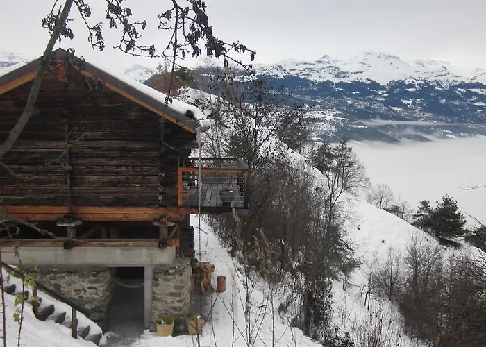 Raccard Cendre شقة